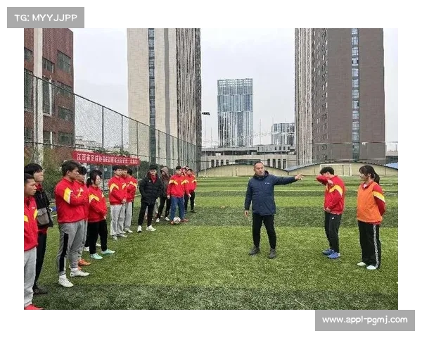 足球教练培训课程报名踊跃，专业化成趋势