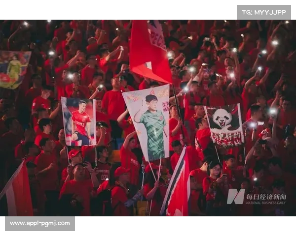 球迷文化点亮中超赛场，成都凤凰山专业足球场再现红色海洋